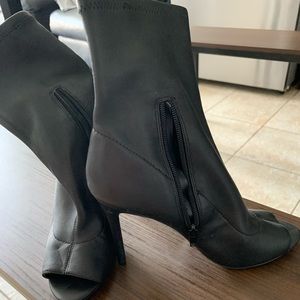 Brand new black Aldo pumps. Never worn. Size 8